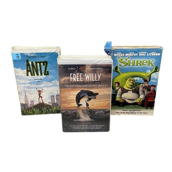 Lot of 3 VHS Tapes Antz Free Willy Shrek - Picture 1 of 9